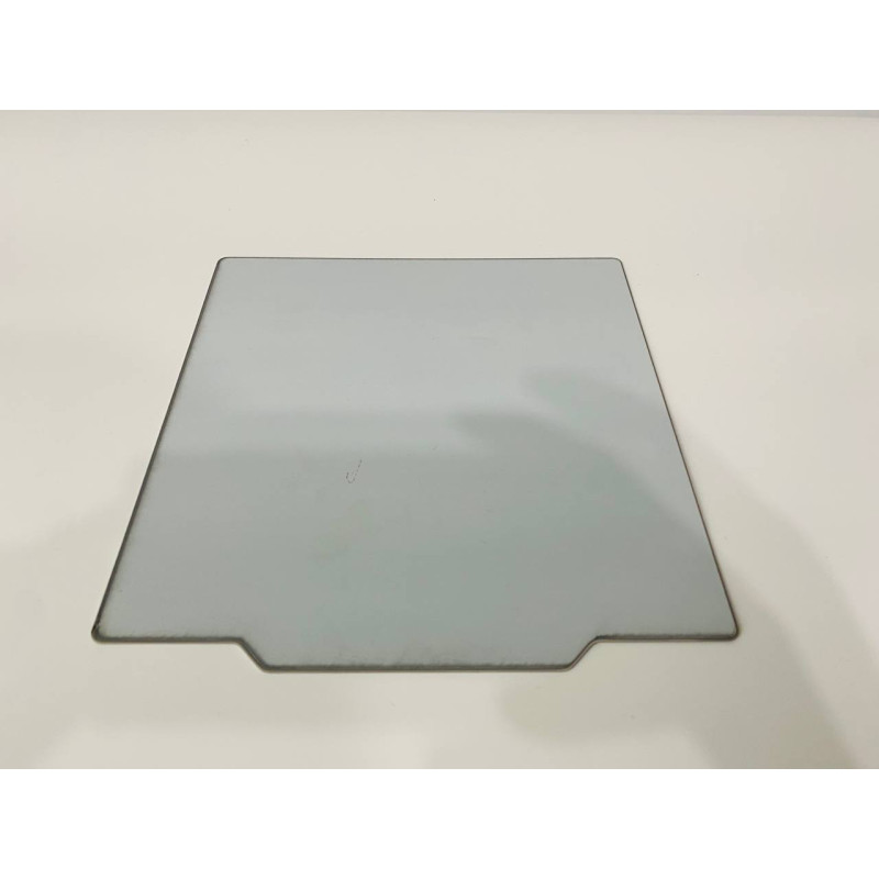 Стальний килимок для друку з нержавіючої сталі і дзеркальною поверхнею. На ньому зображено кольоровий абстрактний малюнок з геометричними фігурами.